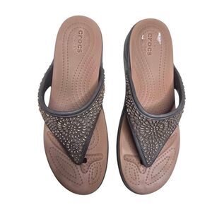 Crocs Sanrah Embellished Wedge Flip Flop Sandals Womens Brown Bronze Sz 10